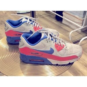 Nike pro max